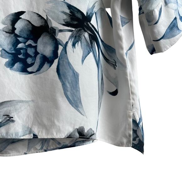 Go By GoSilk Minimalist Floral Short Sleeve Silk Blouse - Picture 5 of 10